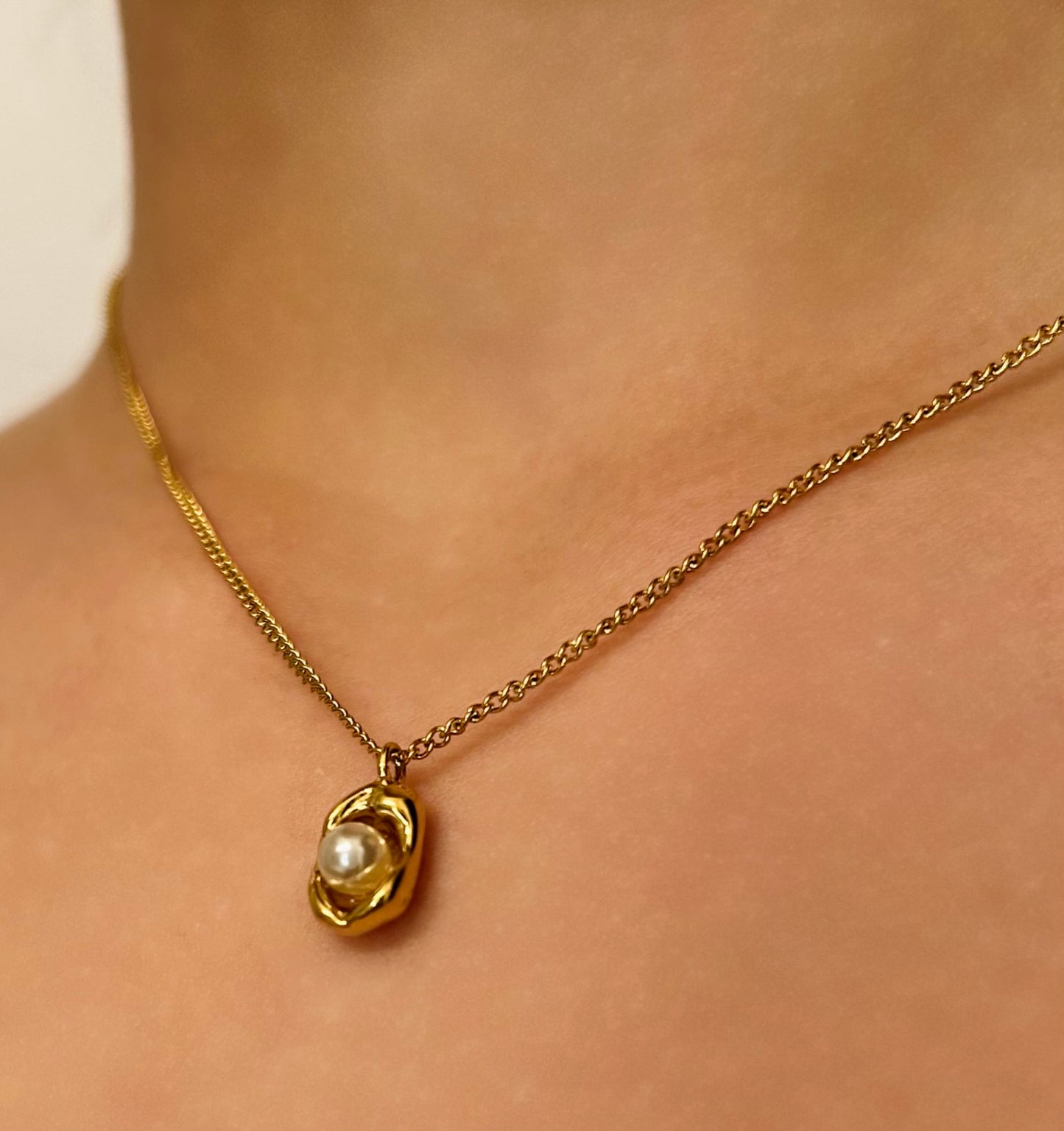 The Mae Necklace